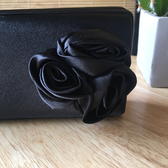 Style & Co Black Roses Clutch - Picture 2 of 7